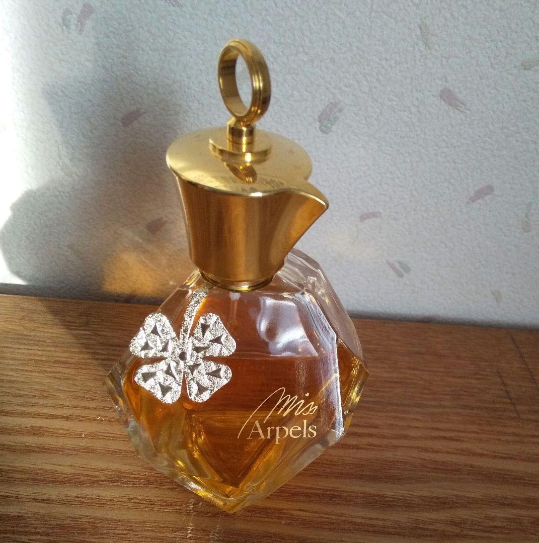 ヴァンクリーフ オードトワレ 50mL ヴァン クリーフ\u0026アーペル ミスアーペル オードトワレ50ml - メルカリ