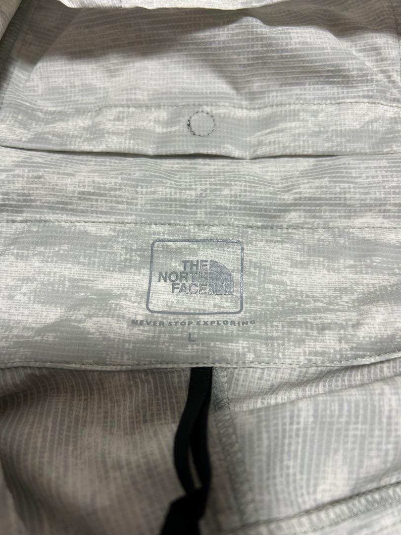 新品購入2回着用　THE NORTH FACE マウンテンパーカー　薄手　春秋