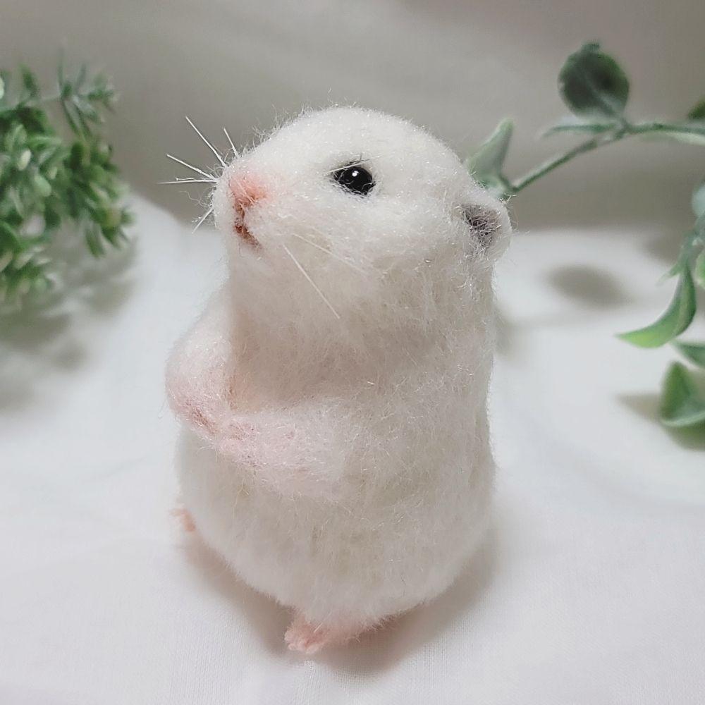 ♡.。 ハムスター 羊毛フェルト 握手して♪*キンクマハムスター* 羊毛フェルト マスコット 羊毛