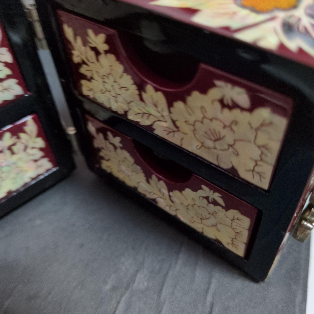 螺鈿 花柄収納箱 深い赤色