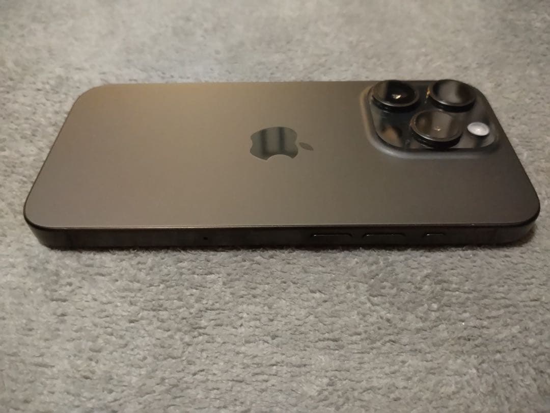 iPhone15pro 512GB ブラックチタニウム　SIMロックなし