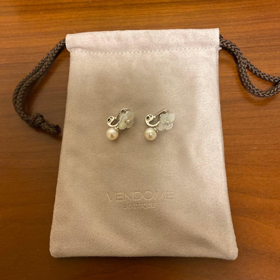VENDOME フラワーモチーフ イヤリング