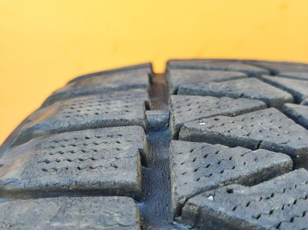 BRIDGESTONE BLIZZAK DM-V2 235/55R20 4本