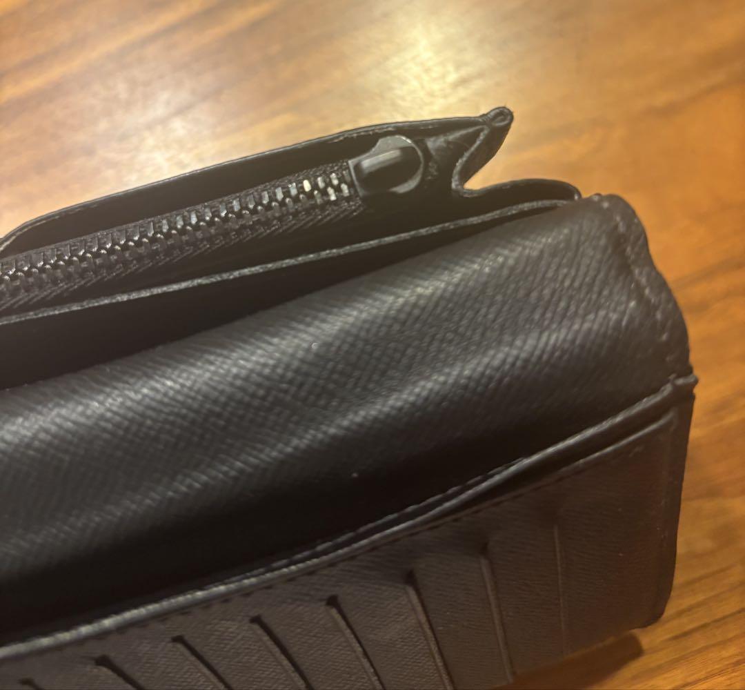 ルイヴィトン ポルトフォイユ ブラザ 二つ折り長財布 モノグラムロゴストーリー