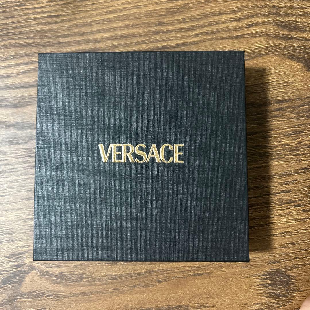 VERSACE ゴールド ピアス