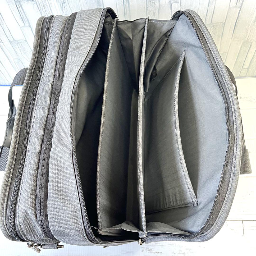 TUMI ビジネスバック エクスパンダブル オーガナイザー A4 拡張