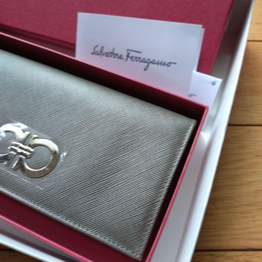 ☆*☆様 Salvatore Ferragamo シルバー 長財布