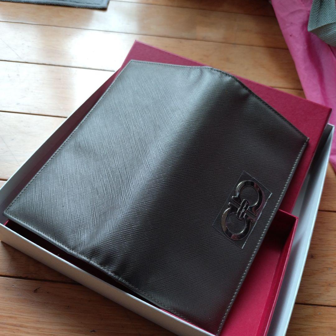 ☆*☆様 Salvatore Ferragamo シルバー 長財布