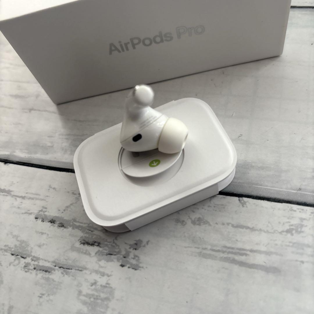 ★AirPods Pro 第2世代 本物 ケースと右耳のみ 純正品】AirPods Pro 2（第二世代）イヤホン 右耳 のみ 片耳