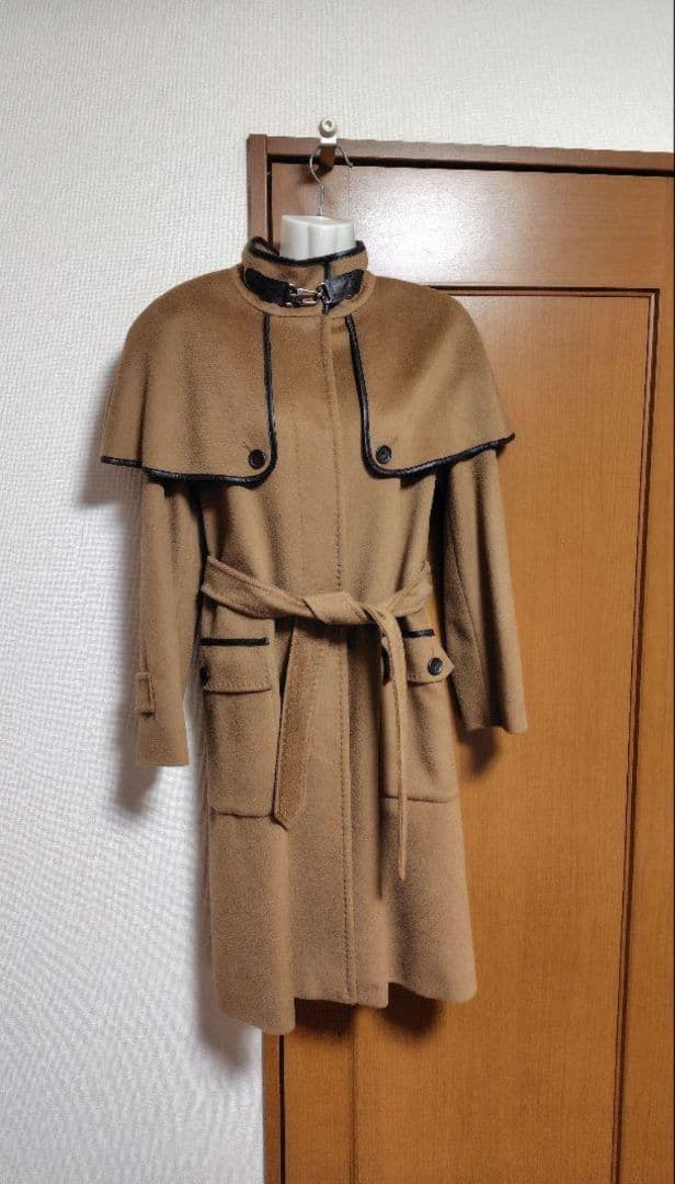 新品★マックスマーラ パイピング ケープつきウールコート 新品★マックスマーラ パイピング ケープつきウールコート