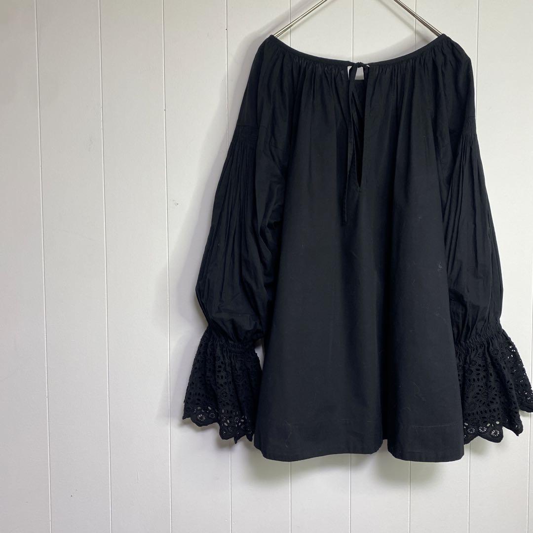 極美品！ne Quittez pas / ヌキテパ　 ピンタックブラウス