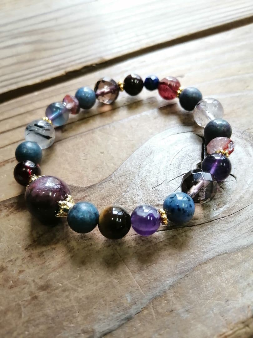 ルビーと大地のブレスレット