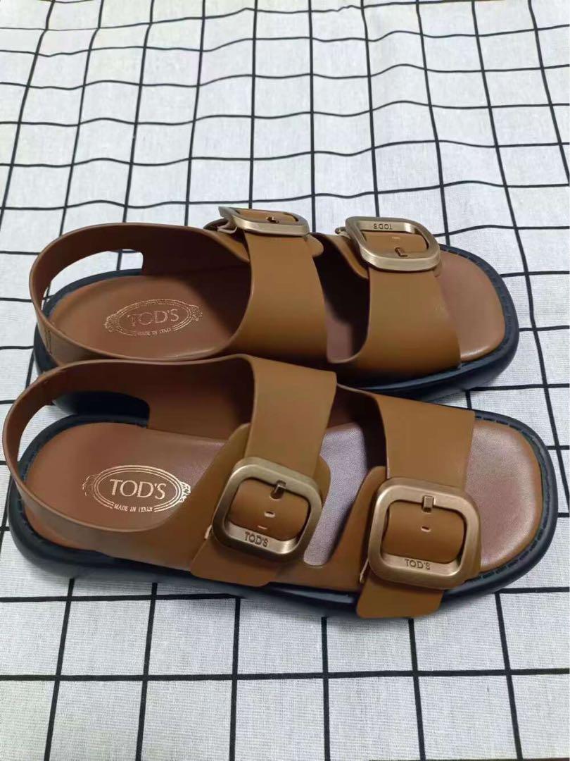 TOD'S☆関税込☆バックル付き ブラウン スエードサンダル Tod's スエード サンダル | ブラウン | FARFETCH JP