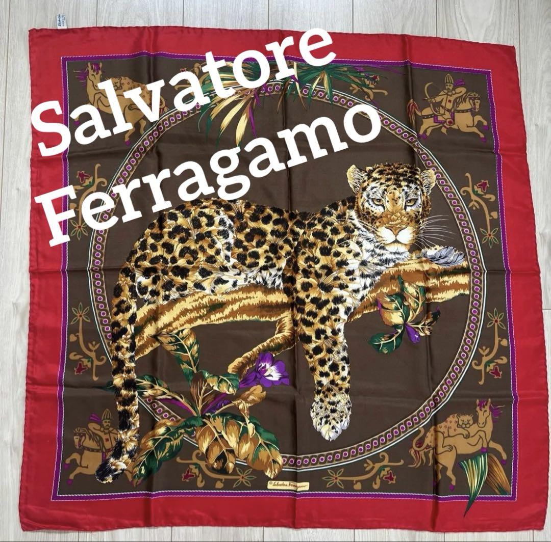 Salvatore Ferragamo フェラガモ ヒョウ柄 シルクスカーフ