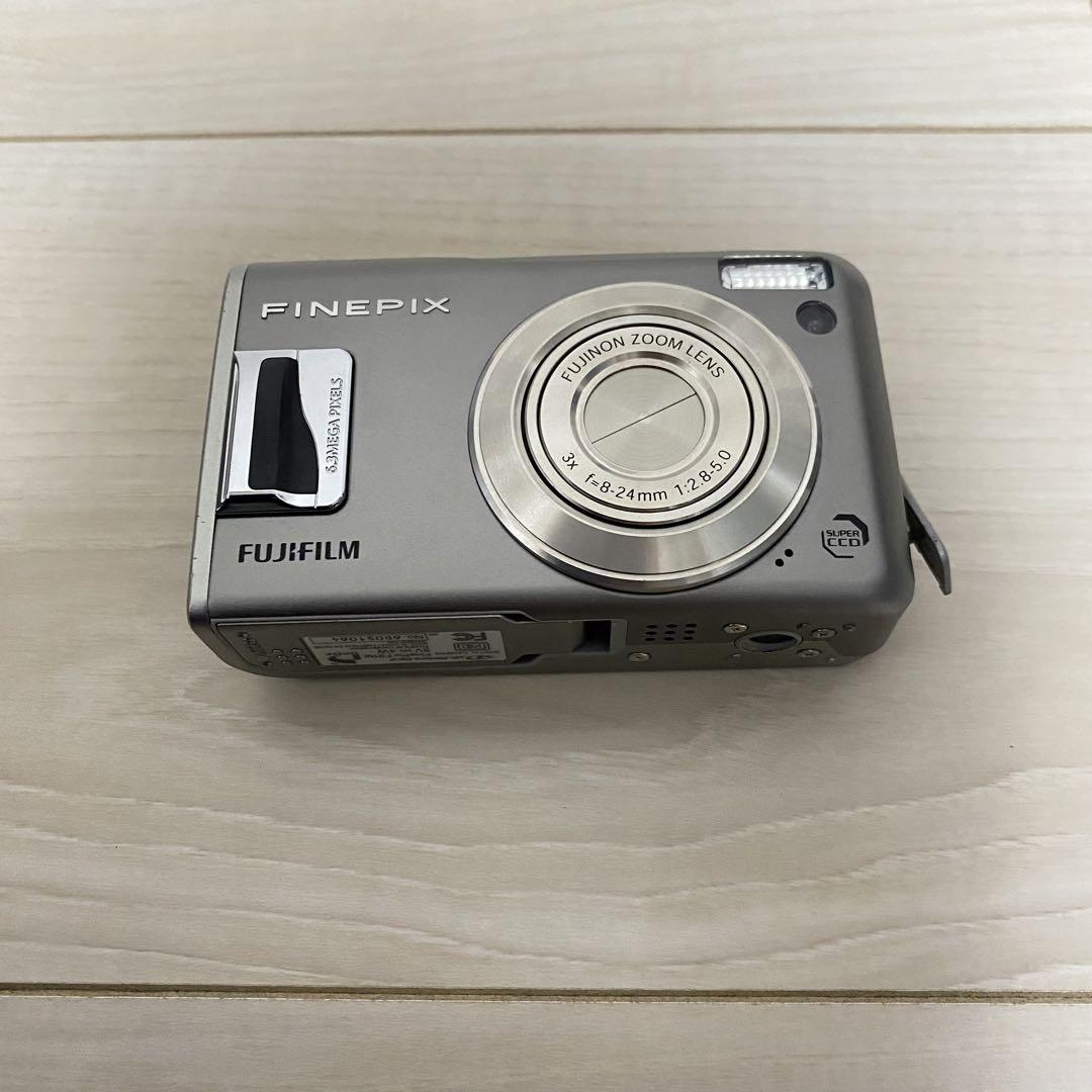 Fujifilm FinePix F31fdデジタルカメラ シルバー