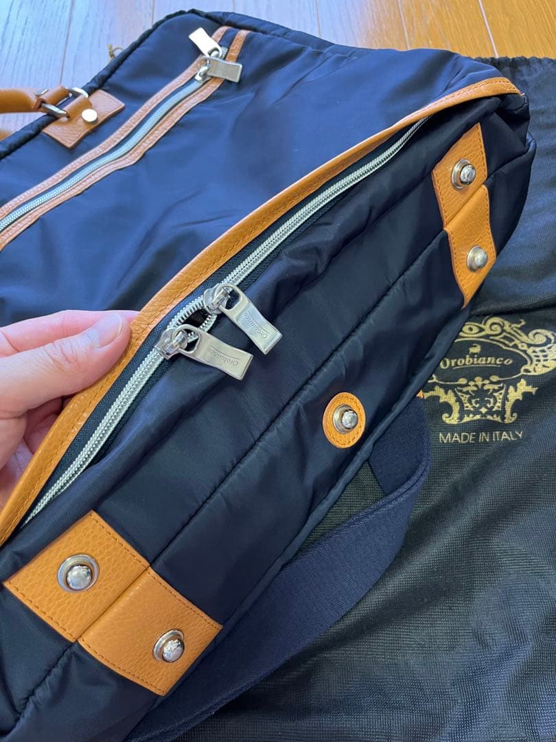 オロビアンコ 大容量 イタリア製 旅行 出張 ビジネスバッグ 茶色 2層式 オロビアンコ 大容量 イタリア製 旅行 出張 ビジネスバッグ 茶色 2層式