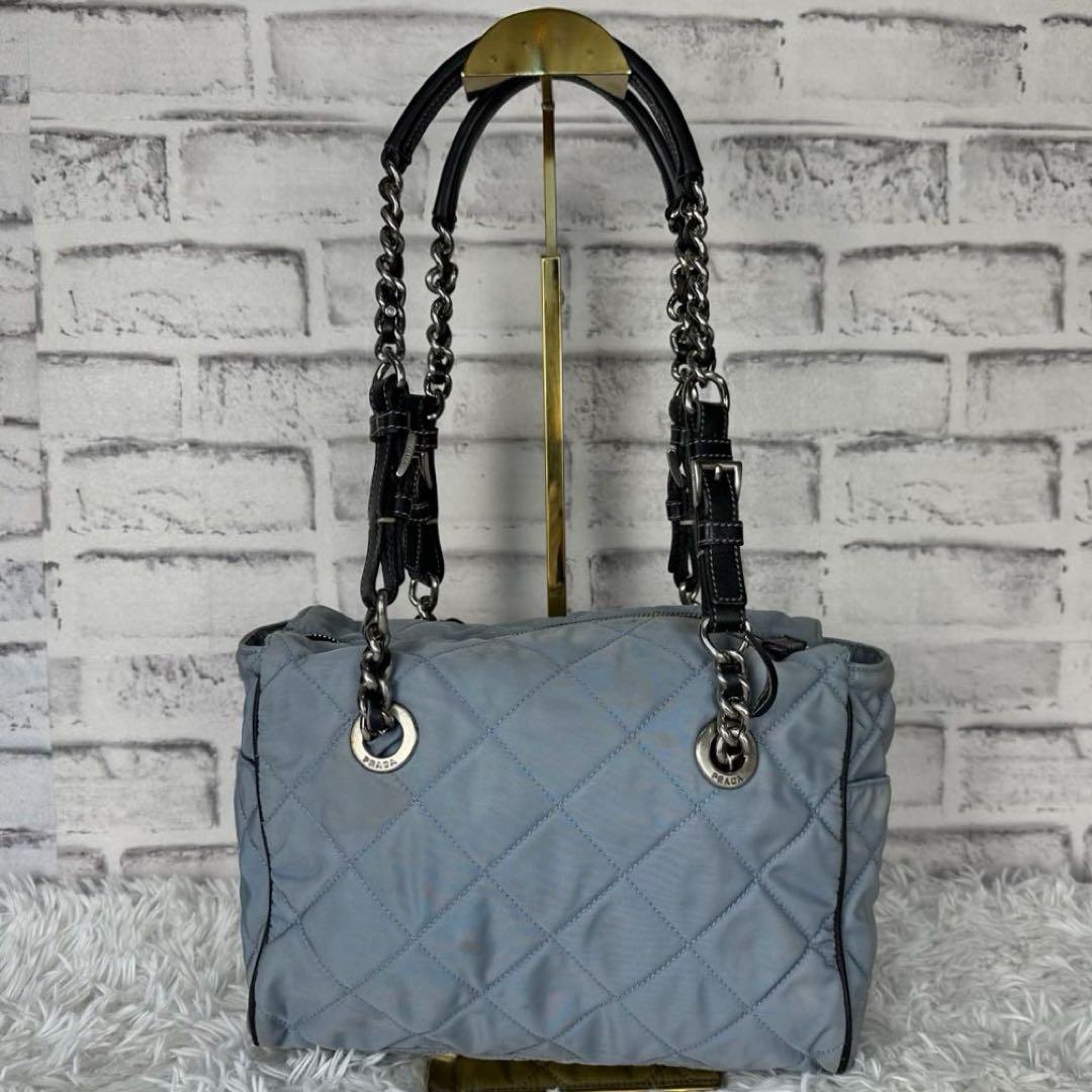 希少カラー✨PRADAプラダ ショルダーバッグ チェーン キルティング 三角 希少カラー✨PRADAプラダ ショルダーバッグ チェーン キルティング 三角