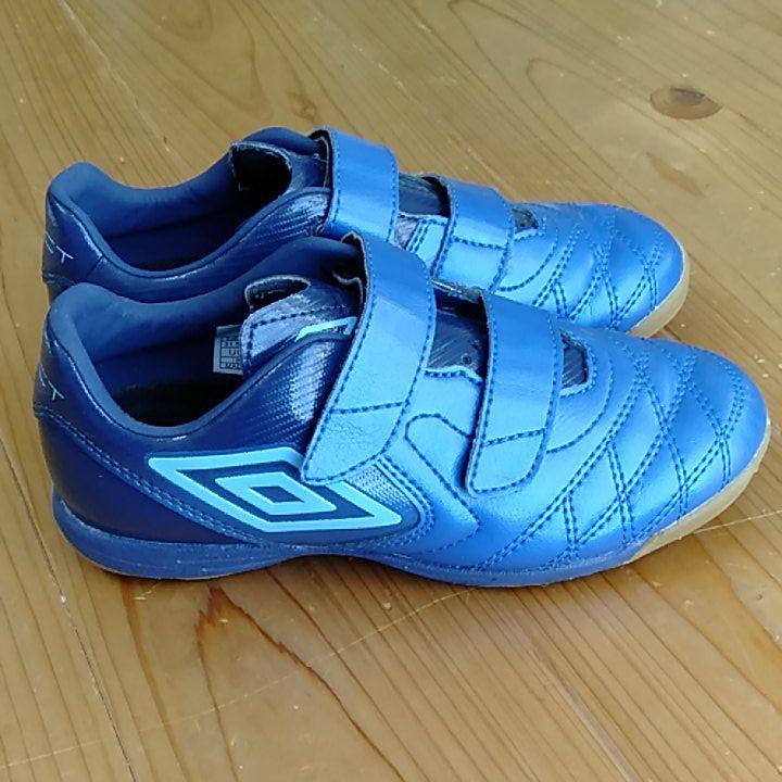 Umbro キッズ フットサルシューズ メルカリ