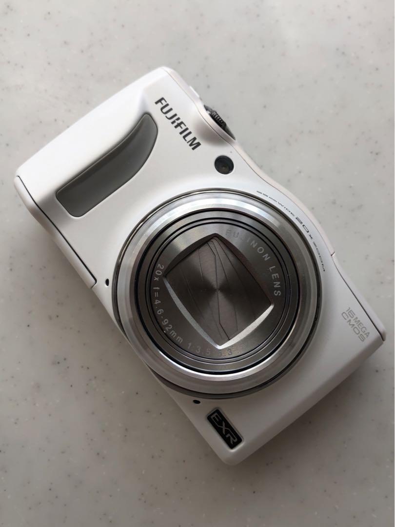 FINEPIX F800EXR