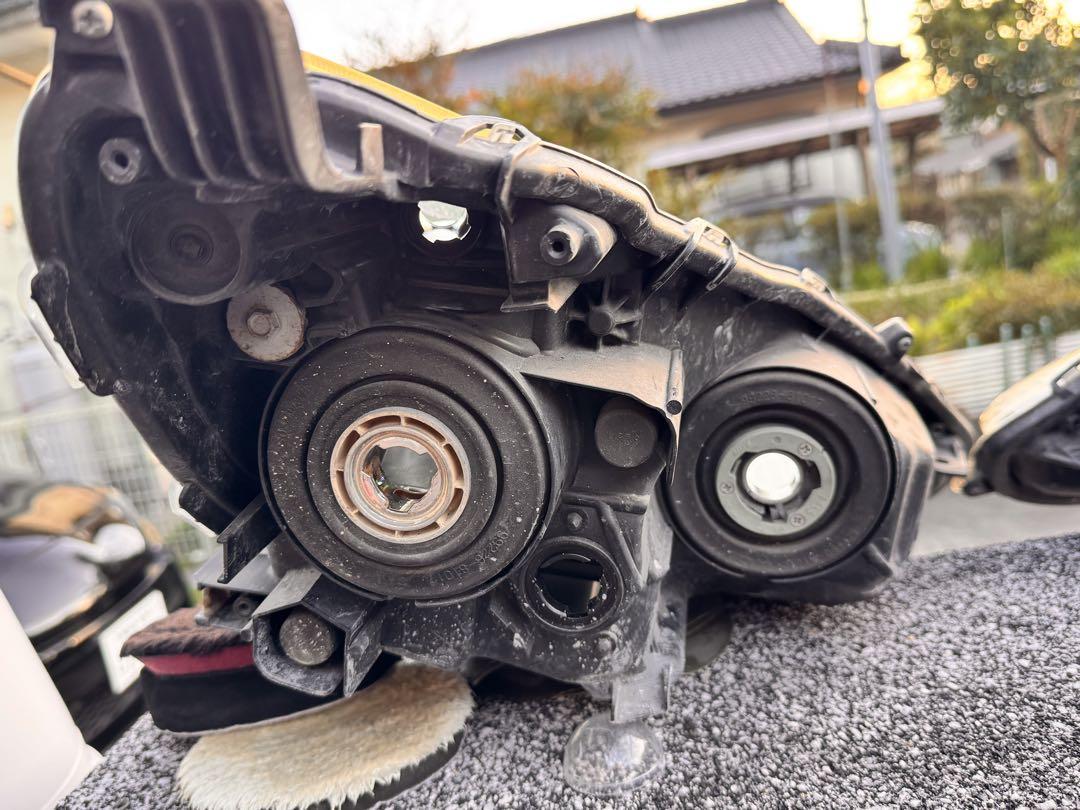 アクア前期型　ヘッドライト左右