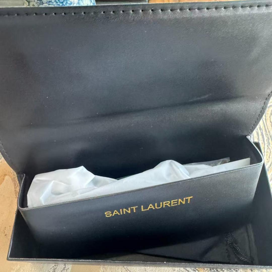 SAINT LAURENT サンローラン ブラック サングラス キャットアイ