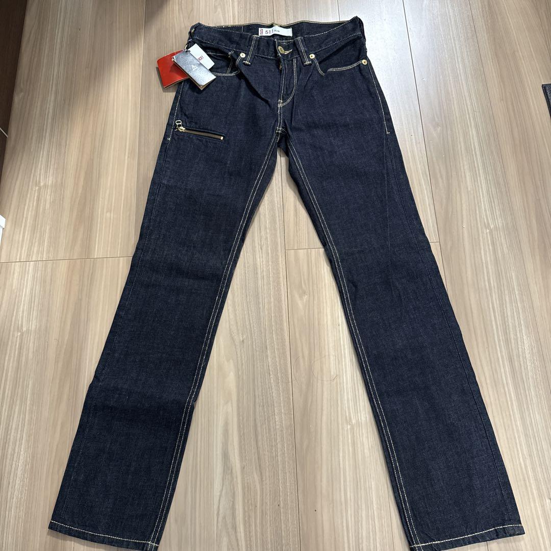 限定品 Levi's EU511 W30 シルバー、ゴールドステッチ 2本セット 限定品 Levi's EU511 W30 シルバー、ゴールドステッチ 2本セット