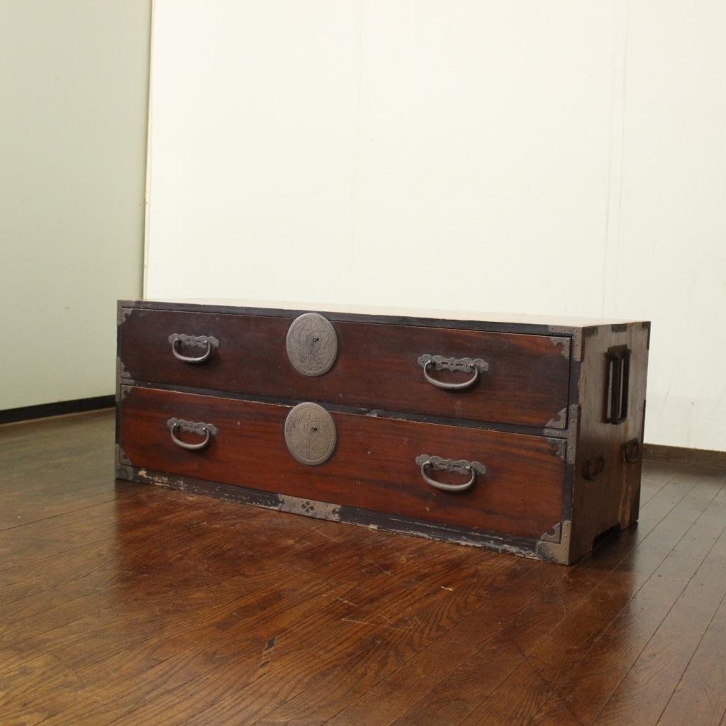 古い味わいのある木製チェスト 橘紋/時代箪笥/古道具/和タンス/収納家具