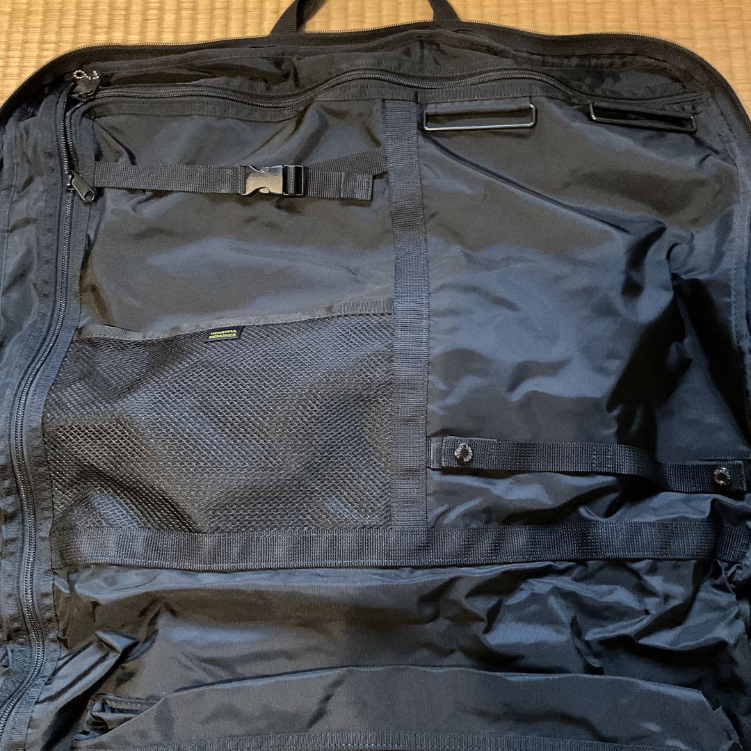 吉田カバンLuggage Label ブラック ガーメントバッグ
