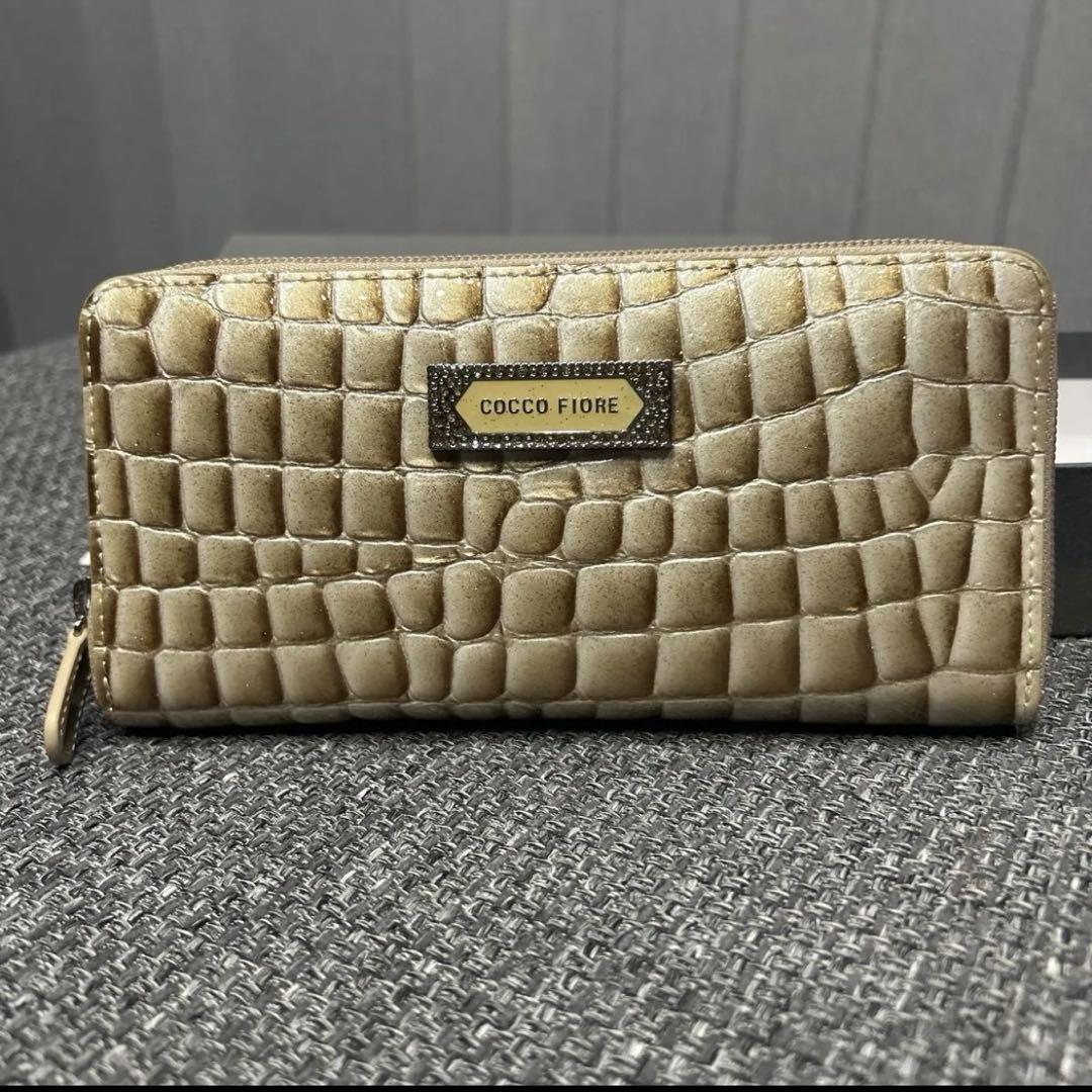 新品未使用　コッコフィオーレ　グリッターウォレット長財布