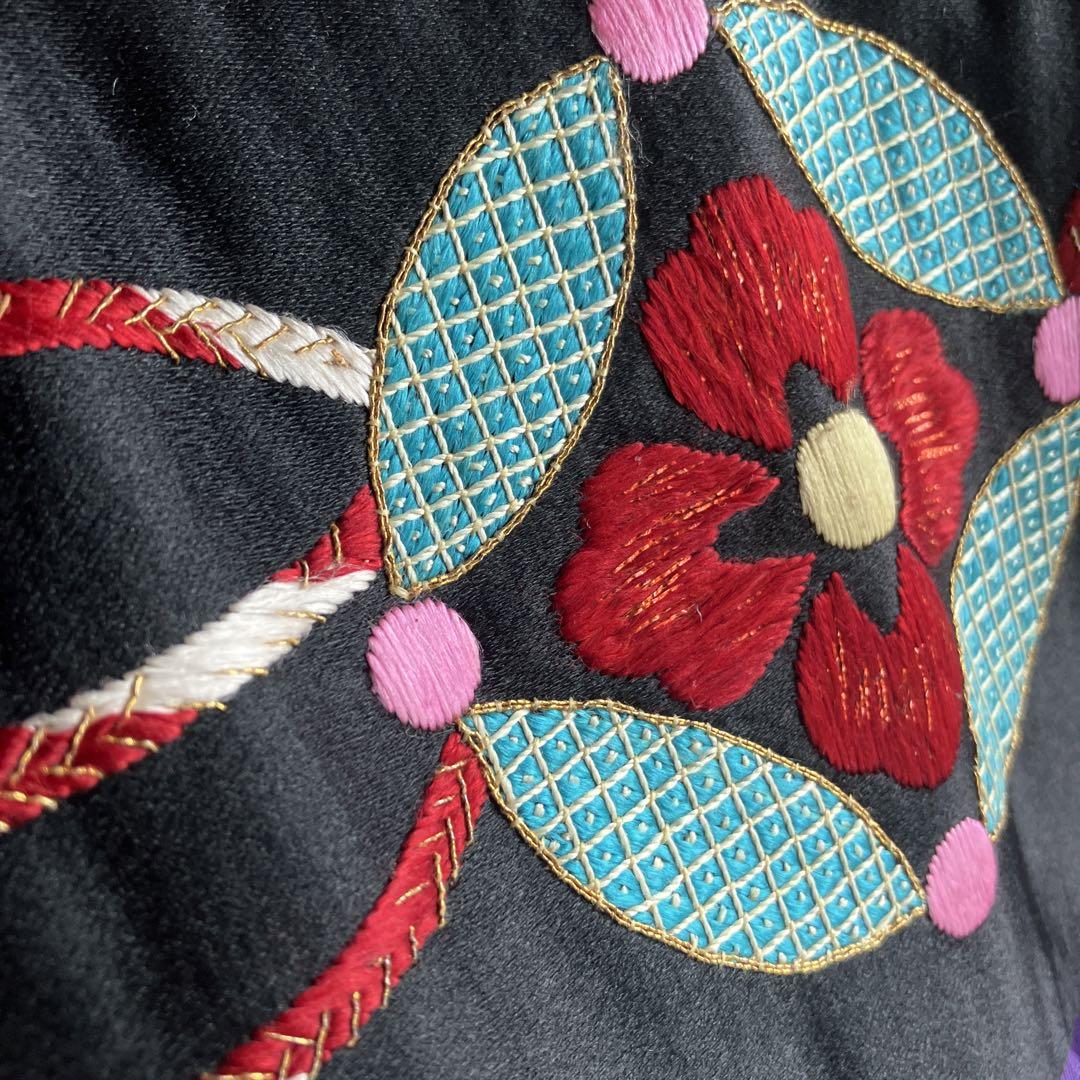 黒繻子に刺繍のアンティーク帯 小槌