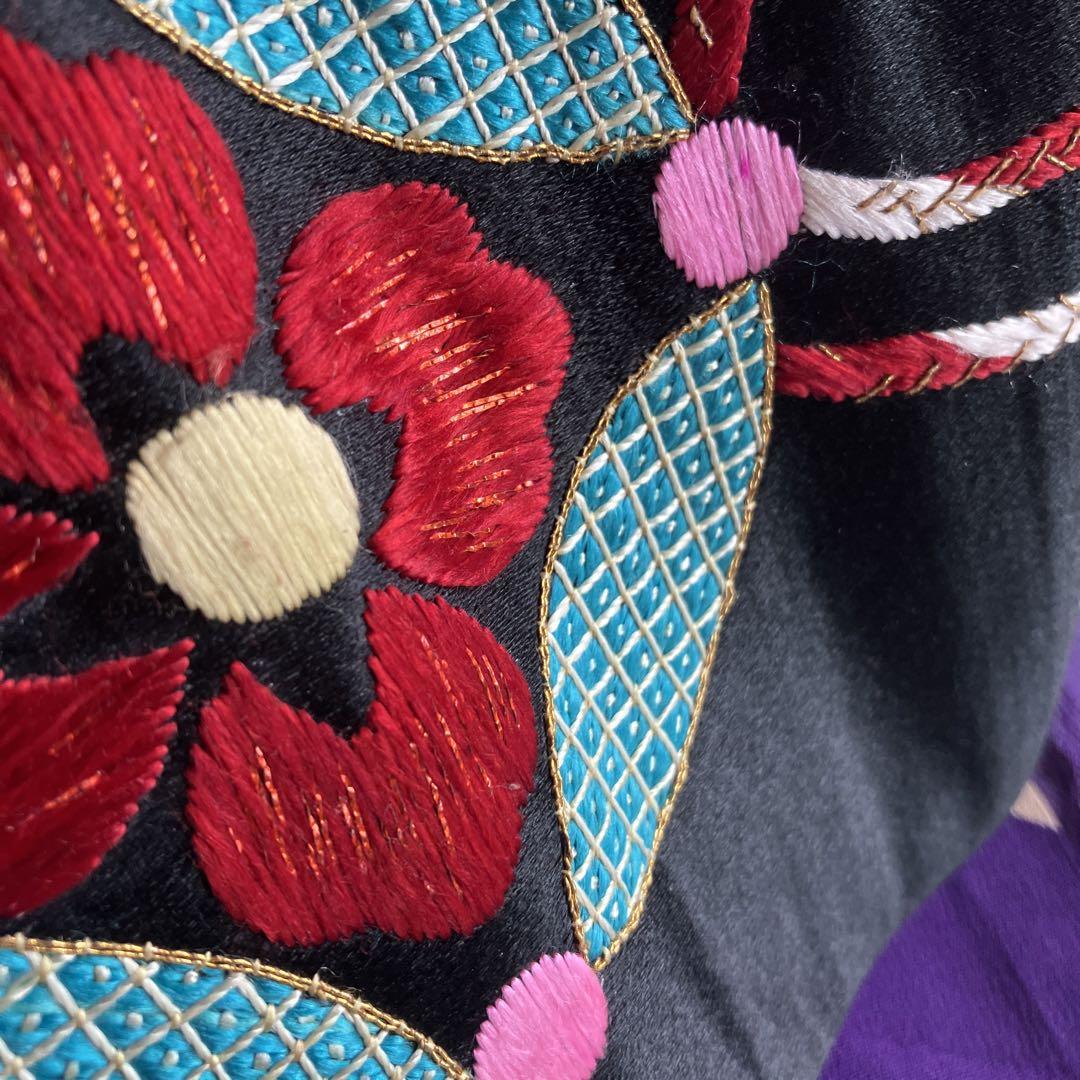 黒繻子に刺繍のアンティーク帯 小槌