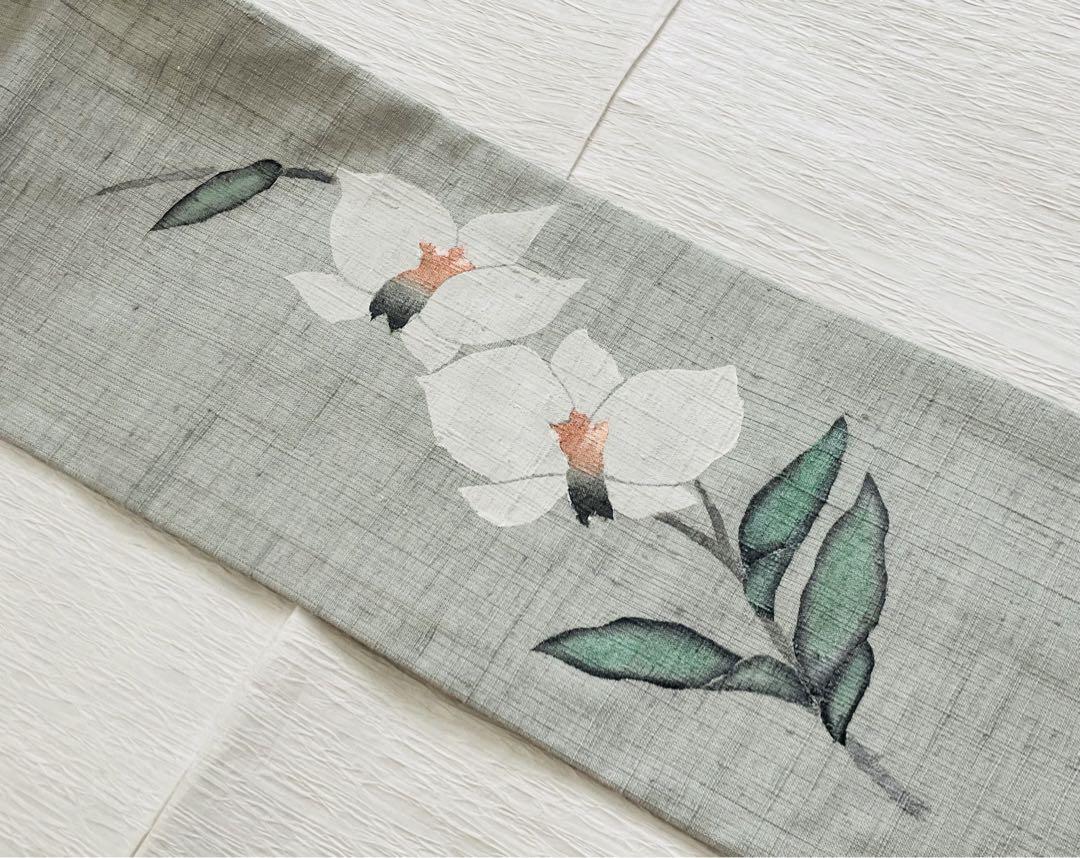 ★週末限定値下★【美品】白い花が描かれた 紬地 名古屋帯　淡いグリーン系 美品】白い花が描かれた 紬地 名古屋帯淡いグリーン系