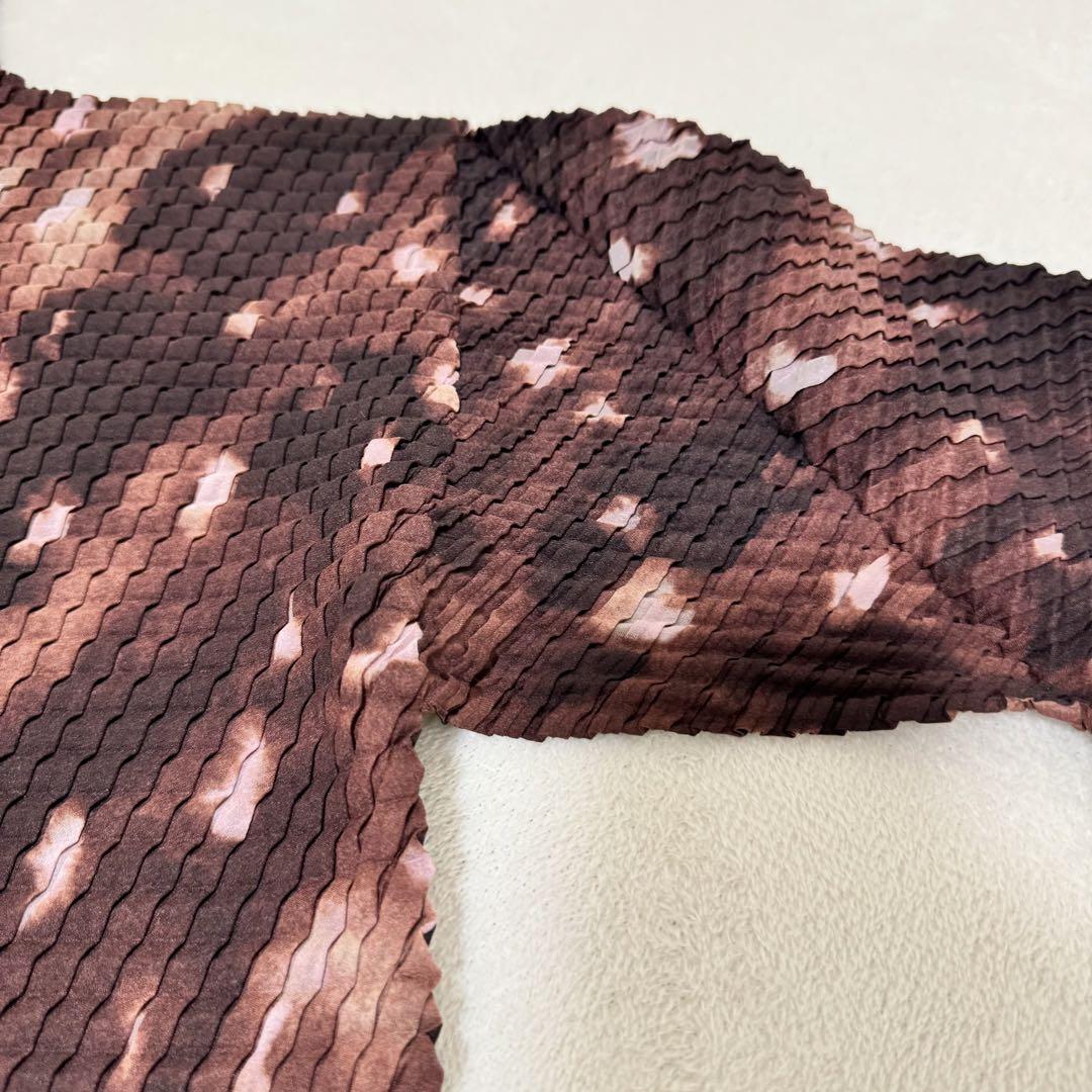 極美品✨ISSEY MIYAKE プリーツ　長袖　ハイネック　ブラウン　変更
