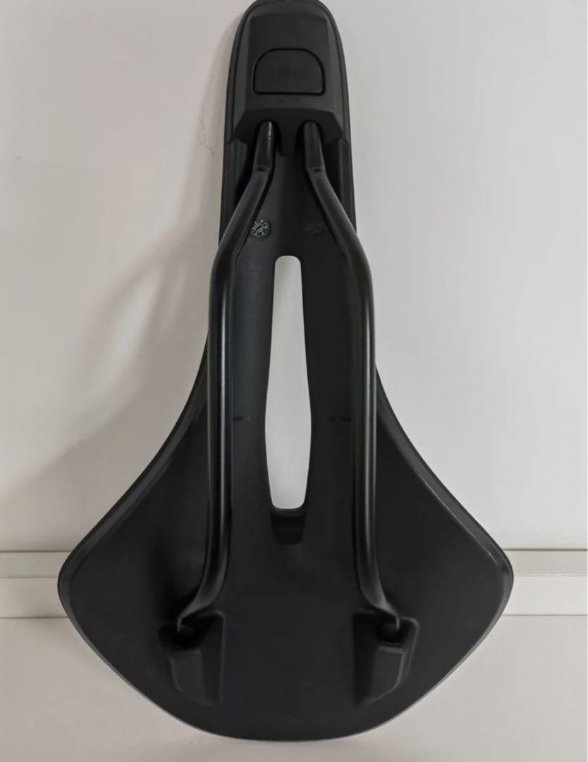 fizik antares vento r5 幅150mm サドル