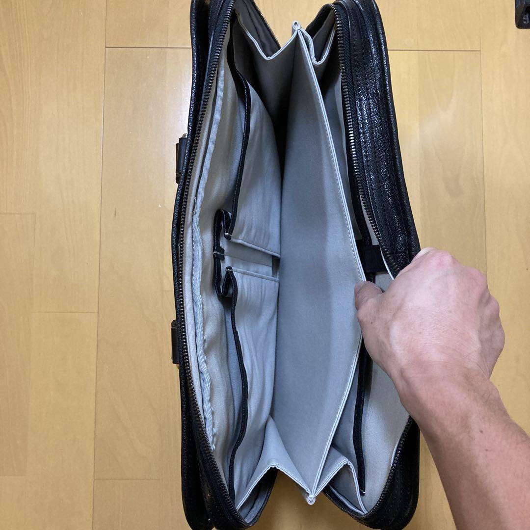 土屋鞄　アルマス バッファローブリーフ　ブラック