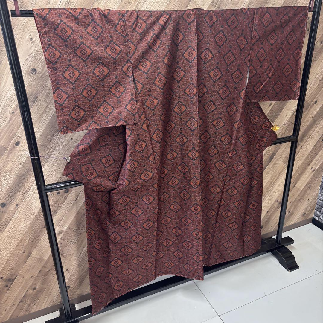 Z-694 正絹 袷 広衿 無地八掛 菱に花柄 赤&黒 小紋着物 - メルカリ