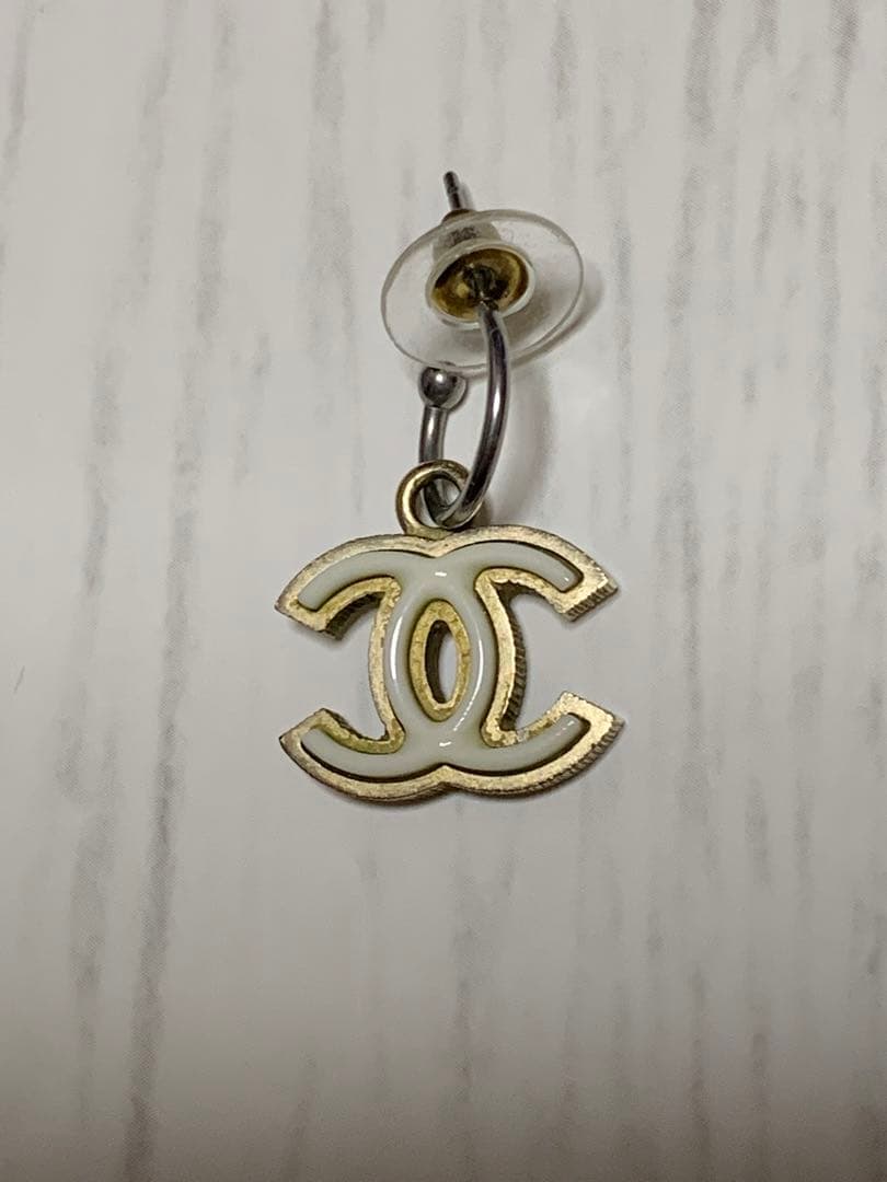 CHANEL ダブルCロゴ ピアス （片耳）