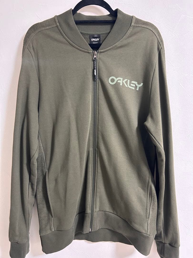OAKLEY オリーブグリーン パーカー M
