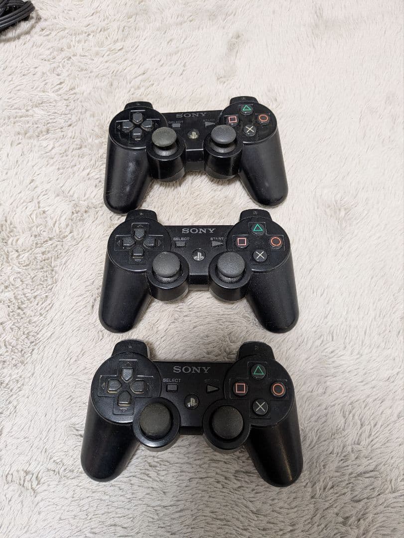 PS3本体 コントローラー3つ付き PS3本体 コントローラー3つ付き