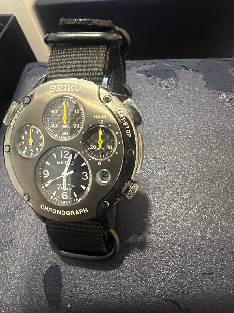 SEIKO Kinetic Titanium クロノグラフ鉄仮面