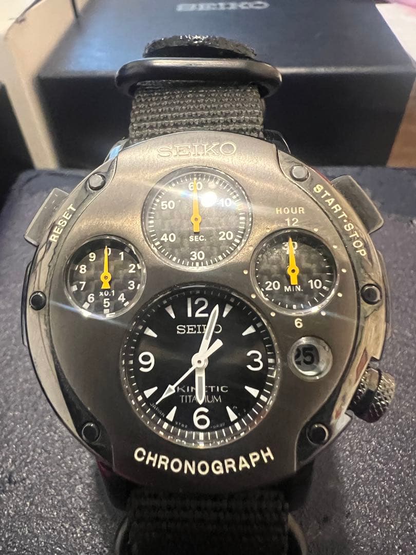 SEIKO Kinetic Titanium クロノグラフ鉄仮面
