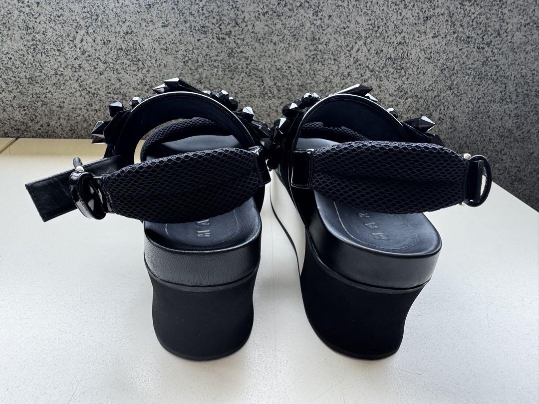 マルニ ビジュー装飾付きブラックサンダル 極美品 - メルカリ