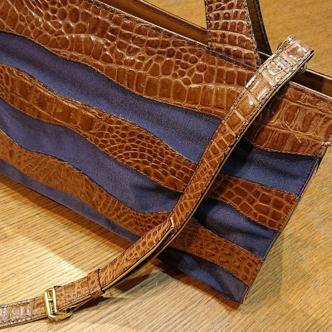 ⭐MAARI ASKEW NEW YORK のA4が入るバッグ
