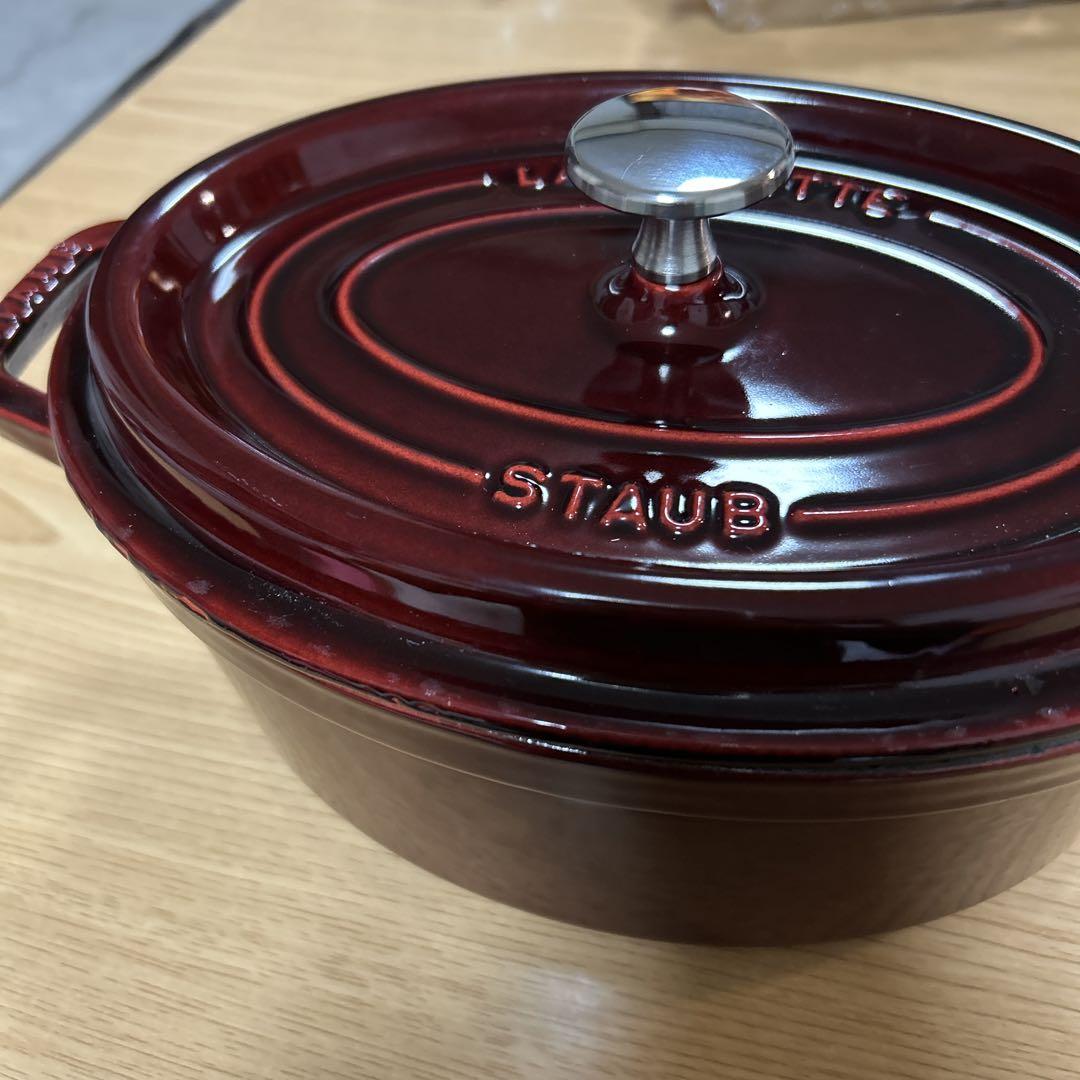 staub ストウブオーバル グレナディンレッド23センチ