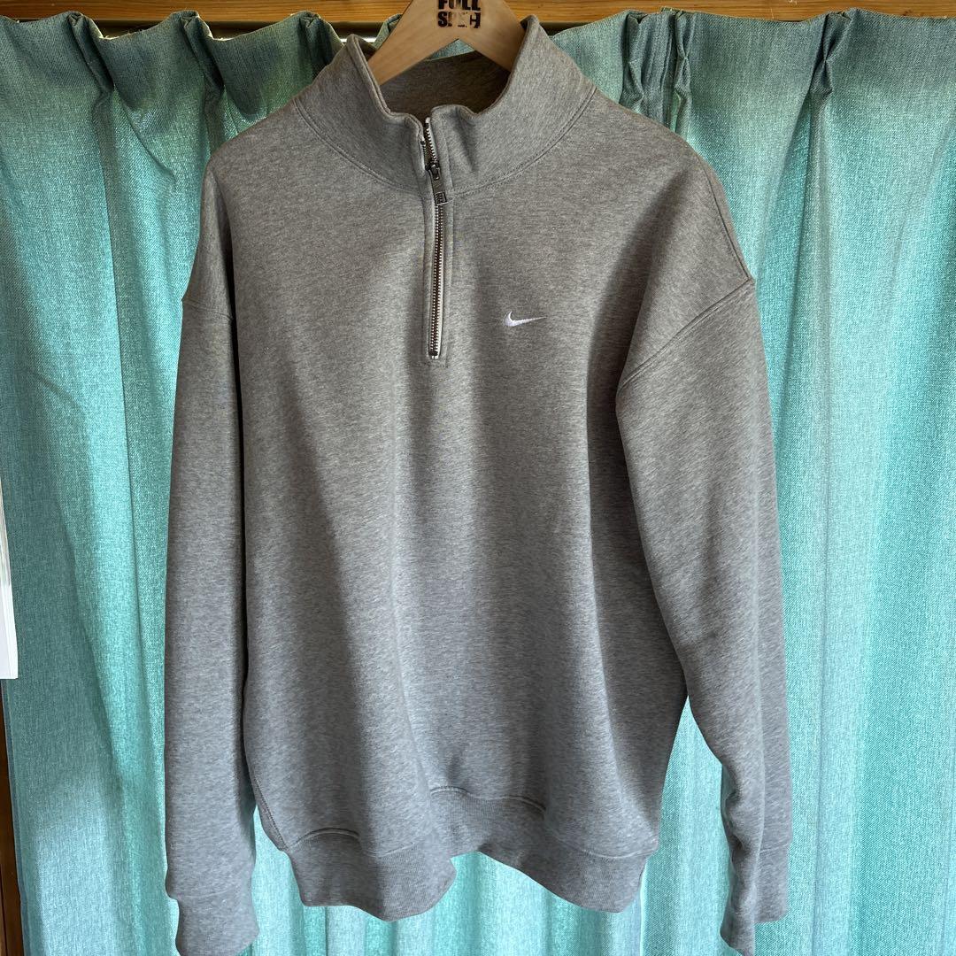 ナイキ　NIKE ソロスウッシュ　グレー　M