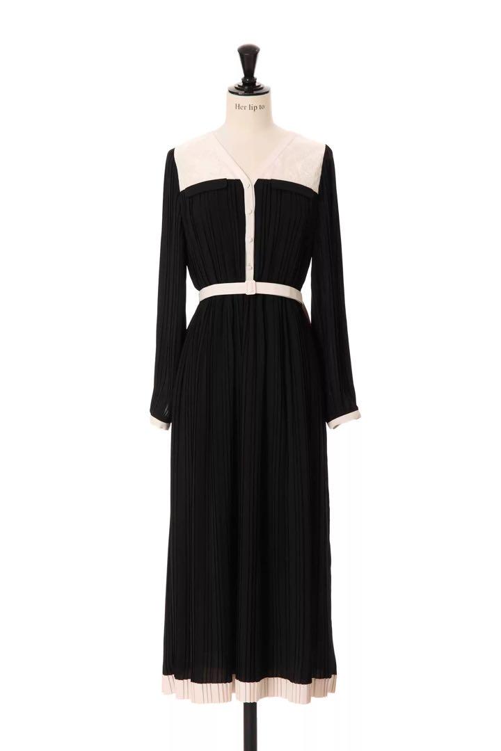 herlipto Point Lace Pleated Dress
