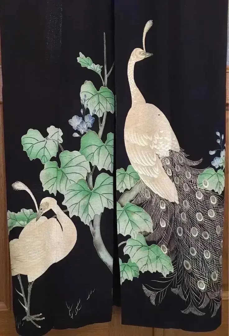 日本の美 アンティーク正絹絽着物 五つ紋色留袖 濃紺 家紋中陰蔦 孔雀 刺繍