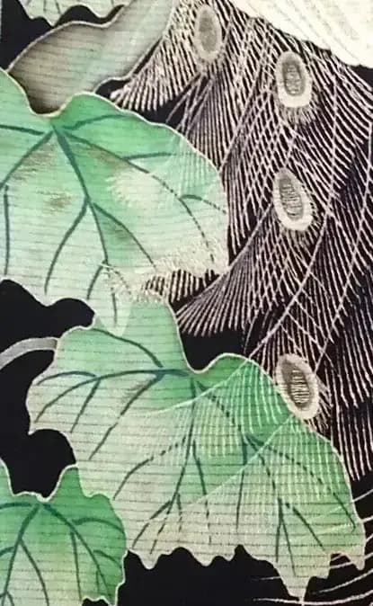 日本の美 アンティーク正絹絽着物 五つ紋色留袖 濃紺 家紋中陰蔦 孔雀 刺繍