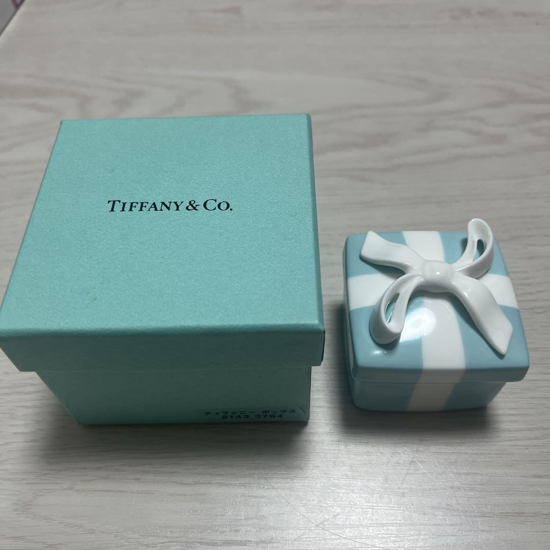 【ほぼ未使用】Tiffany&Co. 陶器製 ギフトボックス 小物入れ