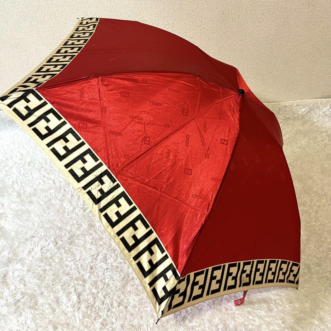 yoshi★★FENDI  折り畳み 日傘　ズッカ柄UVカット★レア ✨激レア✨ FENDI 折り畳み傘 ズッカ柄 総柄 レイングッズ 傘